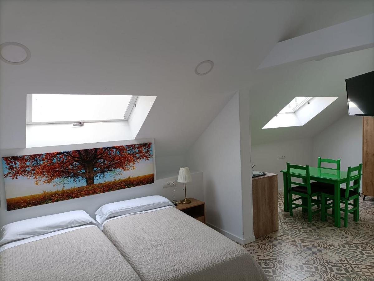 Hostal Las Encinas Villaviciosa de Odón Buitenkant foto