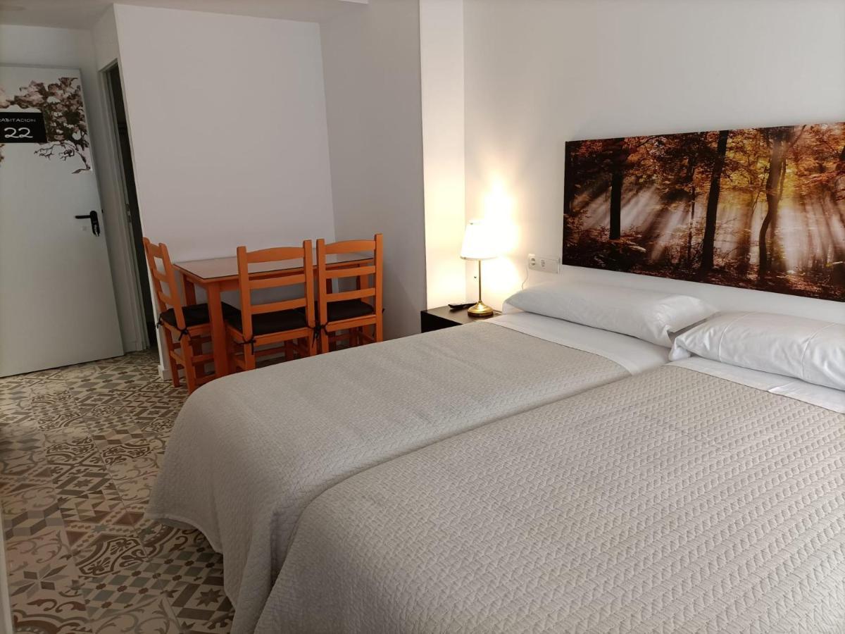 Hostal Las Encinas Villaviciosa de Odón Buitenkant foto