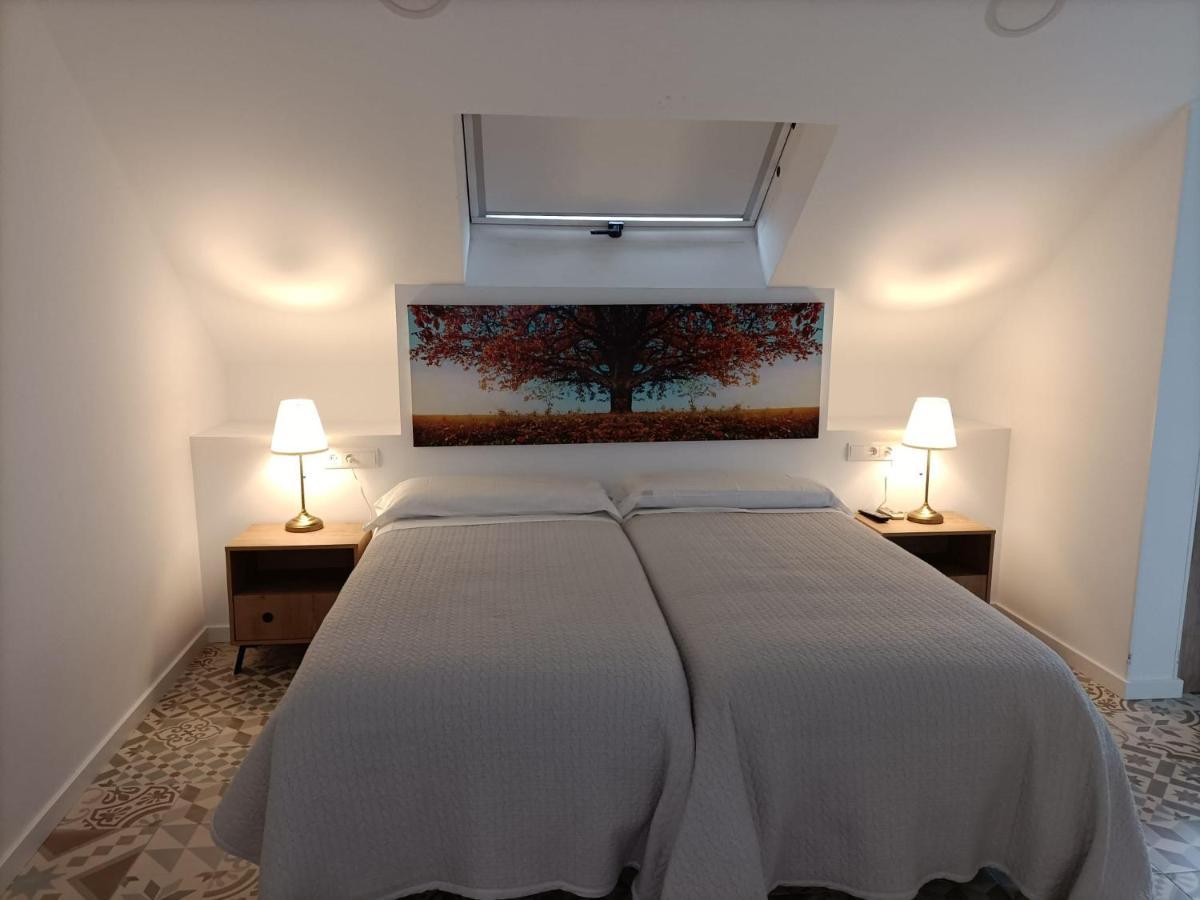 Hostal Las Encinas Villaviciosa de Odón Buitenkant foto