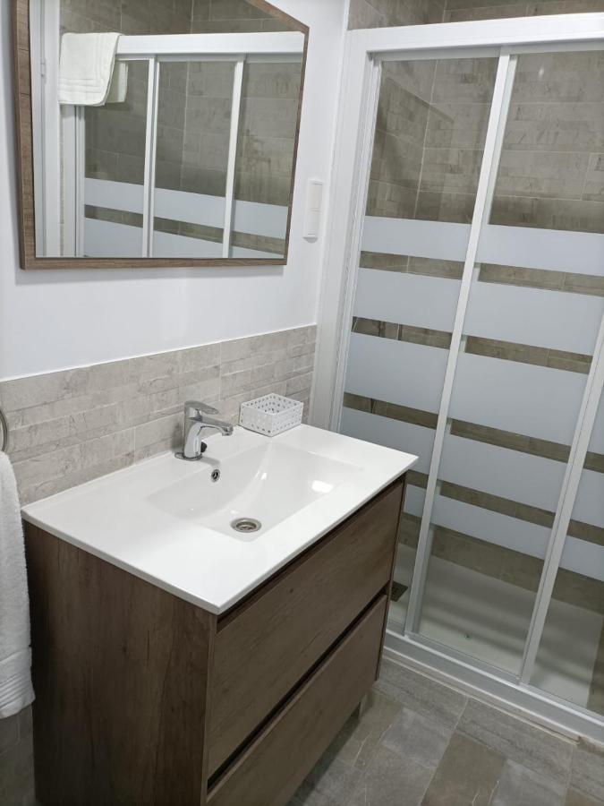 Hostal Las Encinas Villaviciosa de Odón Buitenkant foto