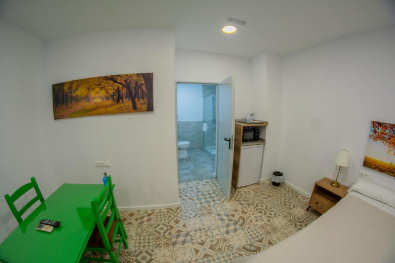 Hostal Las Encinas Villaviciosa de Odón Buitenkant foto