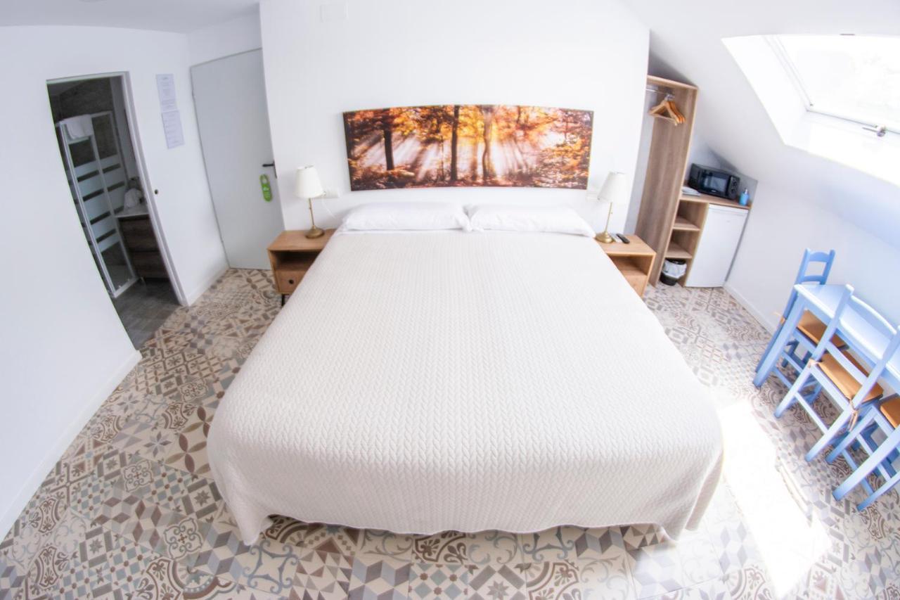 Hostal Las Encinas Villaviciosa de Odón Buitenkant foto