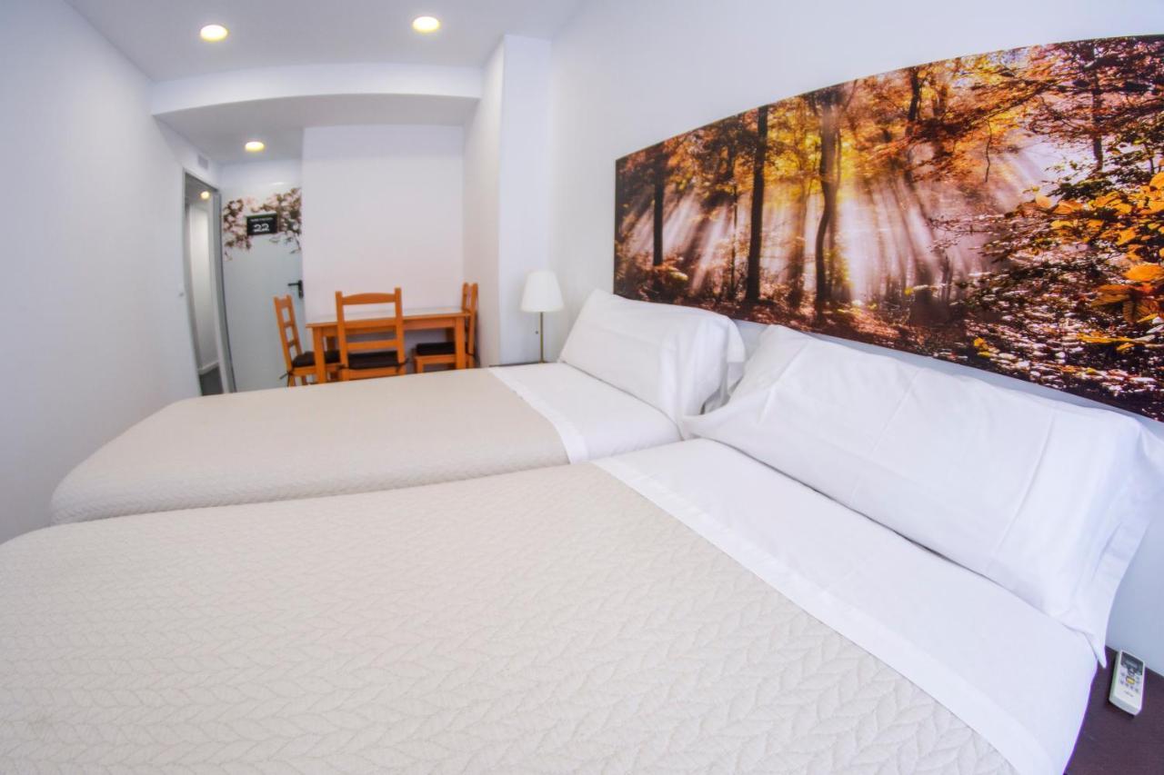 Hostal Las Encinas Villaviciosa de Odón Buitenkant foto